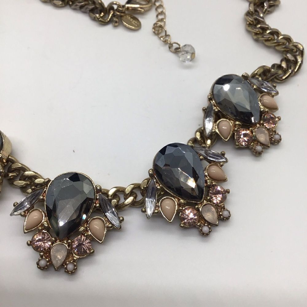 Express Statement Necklace - Picture 6 of 10